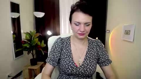 Snapshot of avasaturnian chatting on October 9, 1:27 pm avasaturnian online show from October 9, 1:27 pm