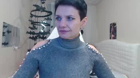 Snapshot of avasaturnian chatting on October 13, 12:18 pm avasaturnian online show from October 13, 12:18 pm