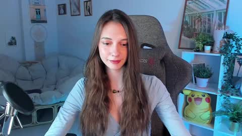 Snapshot of aveangela chatting on January 8, 6:31 pm Avie online show from January 8, 6:31 pm