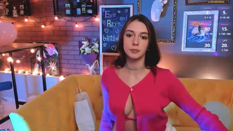 Snapshot of aveangela chatting on September 13, 6:21 pm Avie online show from September 13, 6:21 pm