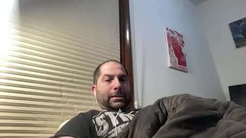 averagejoe345977 online show from February 15, 8:24 am