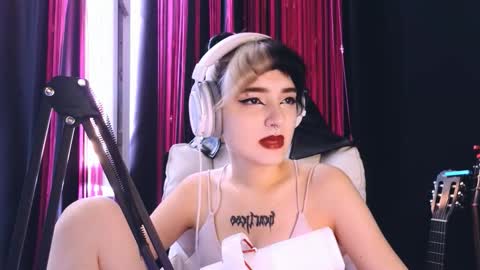 Snapshot of avi_nile chatting on September 20, 5:21 am Avriel online show from September 20, 5:21 am