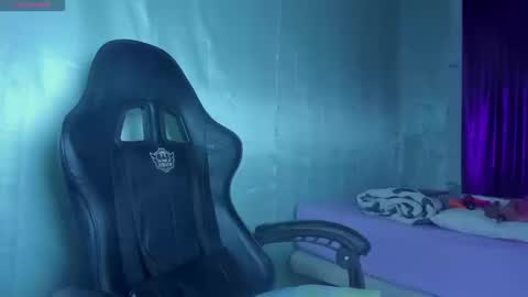 avril_jonson online show from March 12, 8:45 pm