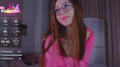 Snapshot of avrillemell chatting on October 10, 10:36 pm Avril online show from October 10, 10:36 pm