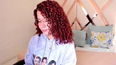 Avril  online show from January 17, 12:47 pm