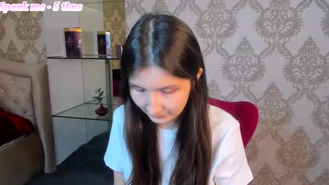 Snapshot of avrora_shy_ chatting on October 16, 7:30 am Avrora online show from October 16, 7:30 am