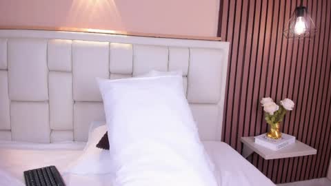 Avy  online show from April 2, 1:51 pm