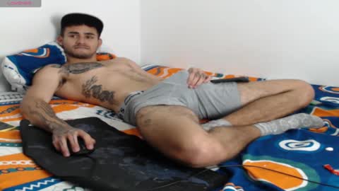 Snapshot of axel_ag chatting on February 7, 4:03 pm Axel online show from February 7, 4:03 pm