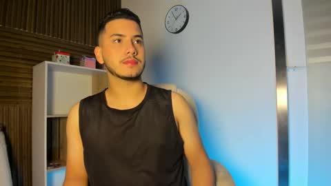 Snapshot of axel_grey_ chatting on September 21, 12:53 pm axel_grey_ online show from September 21, 12:53 pm