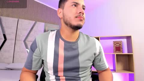 axel_grey_ online show from February 16, 12:47 pm