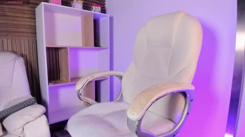 Snapshot of axel_grey_ chatting on October 6, 1:07 pm axel_grey_ online show from October 6, 1:07 pm