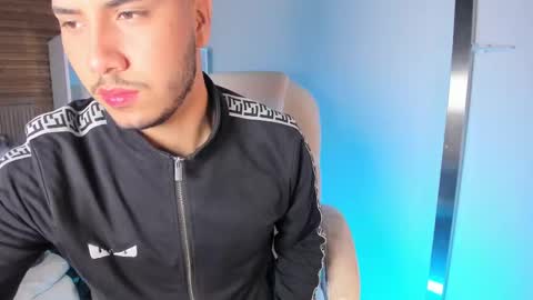 Snapshot of axel_grey_ chatting on September 18, 12:20 pm axel_grey_ online show from September 18, 12:20 pm