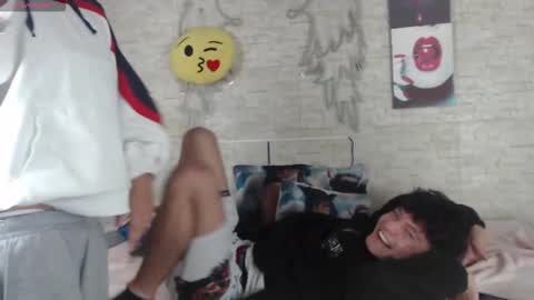 axel_milo_and_kairo online show from November 25, 12:42 am