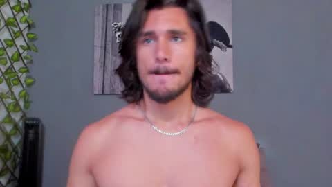 Snapshot of axel_owen chatting on February 20, 11:43 pm Axel online show from February 20, 11:43 pm