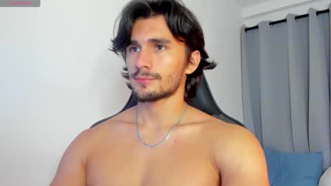 Snapshot of axel_owen chatting on September 17, 12:47 am Axel online show from September 17, 12:47 am