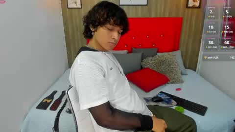Snapshot of axel_ps chatting on February 11, 6:55 pm Alex online show from February 11, 6:55 pm
