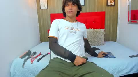 Snapshot of axel_ps chatting on March 3, 9:15 pm Alex online show from March 3, 9:15 pm