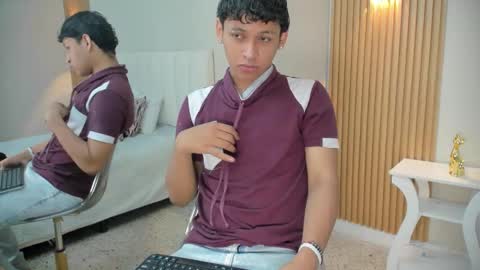 Snapshot of axel_ps chatting on October 12, 3:32 am Alex online show from October 12, 3:32 am