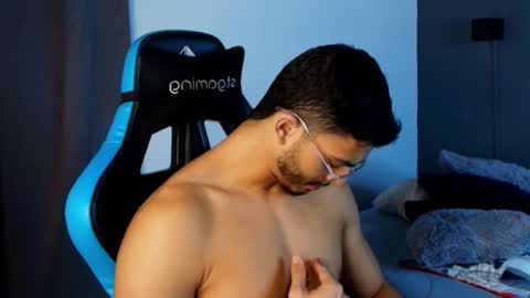 Snapshot of axel_stein03 chatting on March 4, 2:49 am axel stein NEW ACCOUNT online show from March 4, 2:49 am
