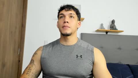 INDEPENDENT MODEL  online show from October 1, 10:41 pm