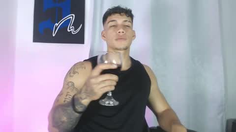 INDEPENDENT MODEL  online show from February 26, 8:06 am