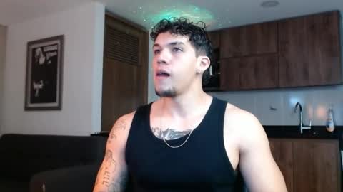 INDEPENDENT MODEL  online show from January 9, 1:11 am