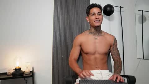Snapshot of axel_villa chatting on September 30, 8:30 pm Agustin online show from September 30, 8:30 pm