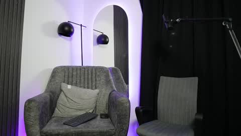 Snapshot of axel_villa chatting on March 5, 12:05 am Agustin online show from March 5, 12:05 am