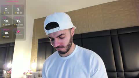 Axel Thompsom online show from November 4, 11:55 am