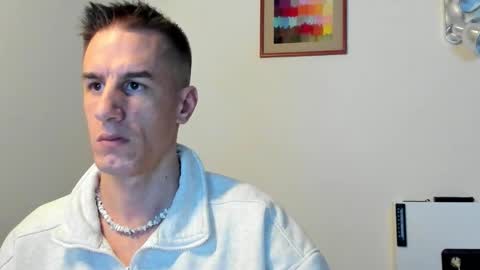 Axl online show from December 22, 11:44 pm