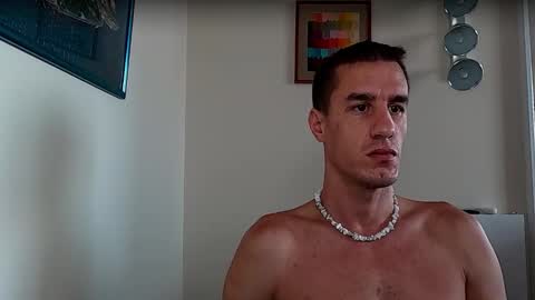 Axl online show from October 6, 5:25 am