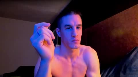 Axl online show from February 17, 1:11 pm