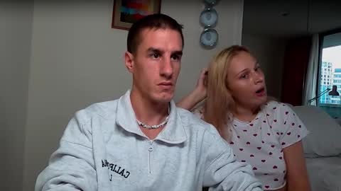 Axl online show from October 3, 3:15 am