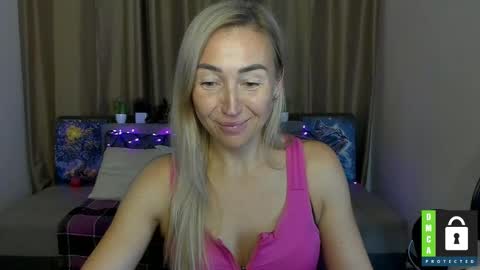 Snapshot of ay_kiss_jully chatting on September 30, 6:07 pm Jully online show from September 30, 6:07 pm