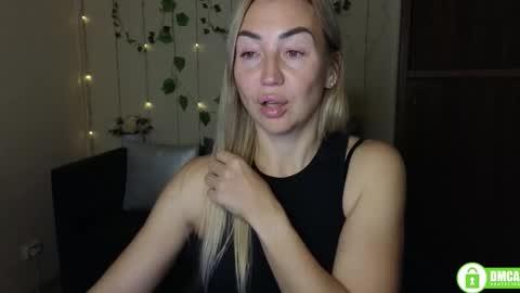 Snapshot of ay_kiss_jully chatting on October 10, 5:41 pm Jully online show from October 10, 5:41 pm