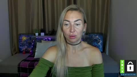 Snapshot of ay_kiss_jully chatting on September 21, 5:50 pm Jully online show from September 21, 5:50 pm