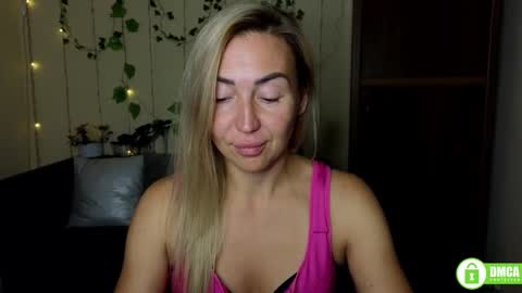 Snapshot of ay_kiss_jully chatting on September 11, 6:42 pm Jully online show from September 11, 6:42 pm