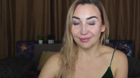 Jully online show from January 17, 6:39 pm