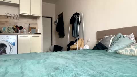 Snapshot of ayaderen chatting on February 5, 8:32 am im Aya welcome to my room online show from February 5, 8:32 am