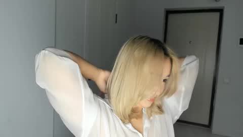 ayane_deimur online show from January 1, 11:40 pm