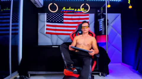Snapshot of aydenmillerdom chatting on January 28, 3:47 am Ayden Miller online show from January 28, 3:47 am
