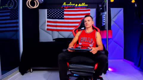 Snapshot of aydenmillerdom chatting on February 4, 3:00 am Ayden Miller online show from February 4, 3:00 am