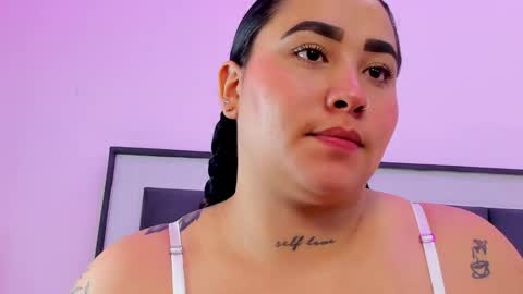Snapshot of ayla_martinez chatting on October 11, 3:33 am Ayla online show from October 11, 3:33 am