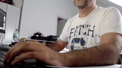 Snapshot of aylinniyerim chatting on October 10, 7:58 am aylinniyerim online show from October 10, 7:58 am