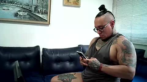 Ayrton naffah2 online show from October 30, 8:09 pm