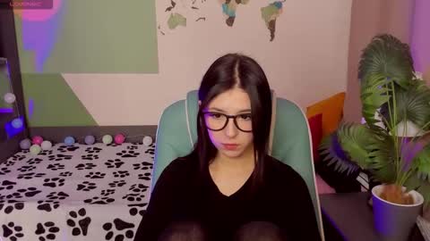 Snapshot of azaliya_haze chatting on October 15, 5:22 am Azaliya online show from October 15, 5:22 am