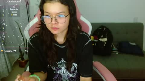 Azu  online show from April 23, 11:39 pm