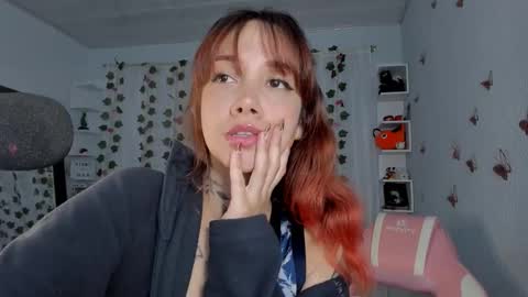 Snapshot of azumi_saan chatting on October 10, 2:50 am azumi saan online show from October 10, 2:50 am