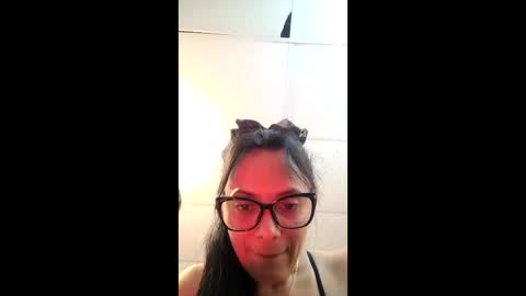 azura lion online show from April 16, 5:40 am