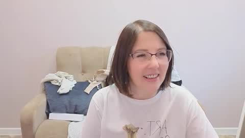 Snapshot of b_bonya_m chatting on October 4, 5:27 am Bonya online show from October 4, 5:27 am